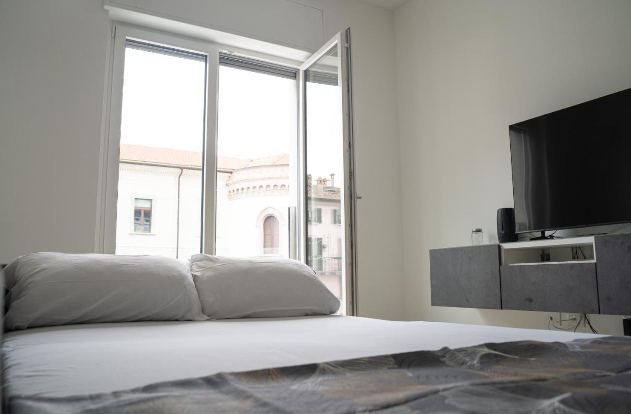 Piazza XX Settembre - Feel The Centre Apartment Lecco Exterior foto