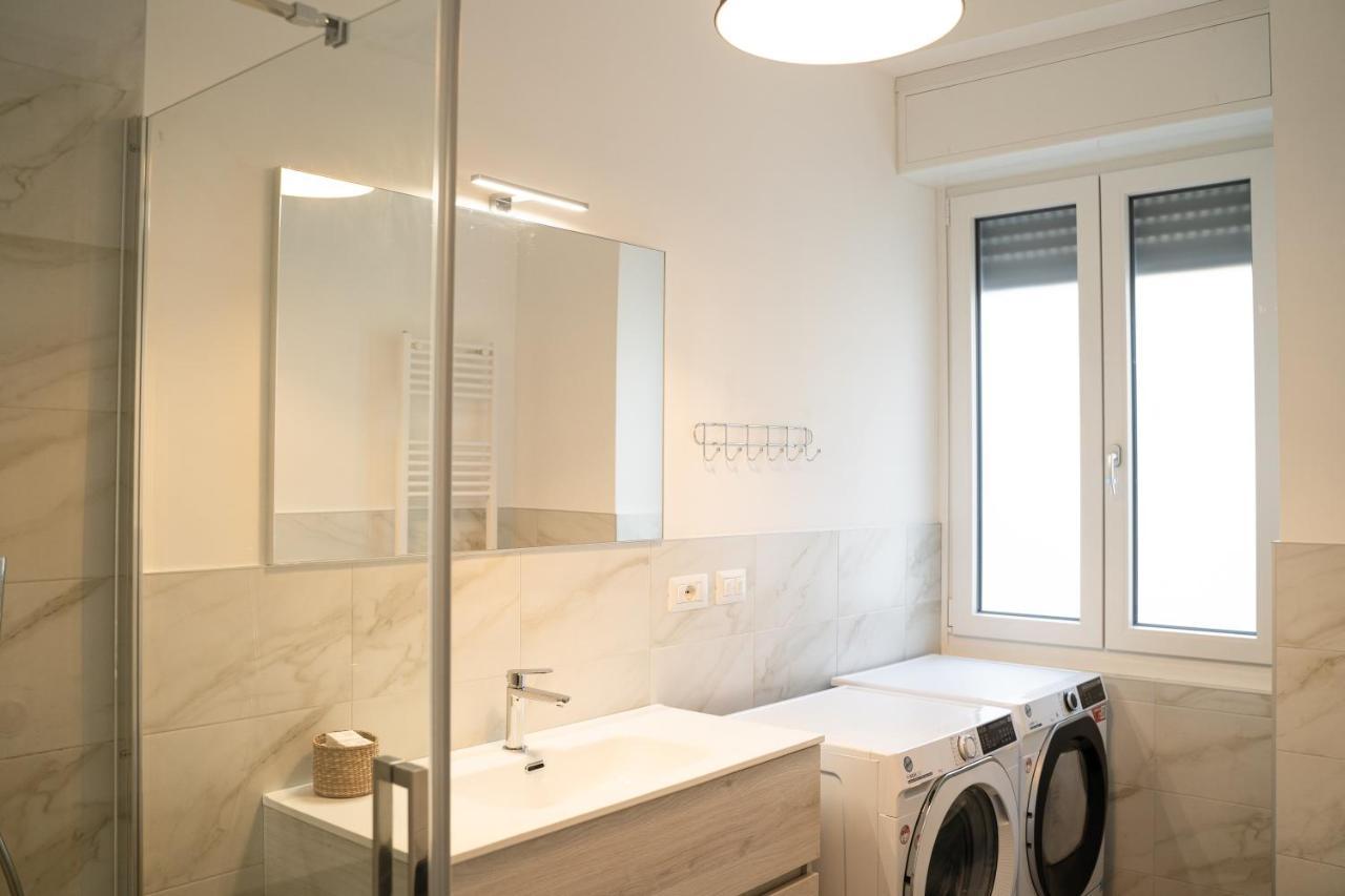 Piazza XX Settembre - Feel The Centre Apartment Lecco Exterior foto