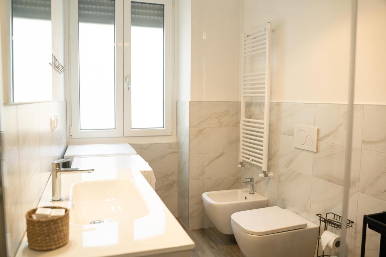 Piazza XX Settembre - Feel The Centre Apartment Lecco Exterior foto